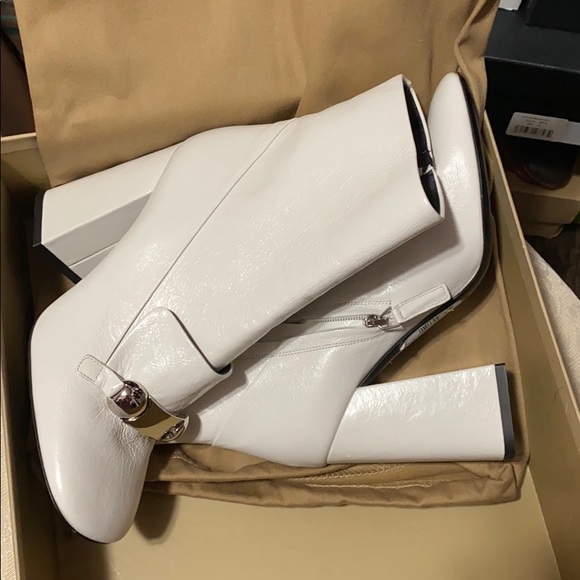 Burberry 105 Mid Hight Boot - Picture 4 of 4